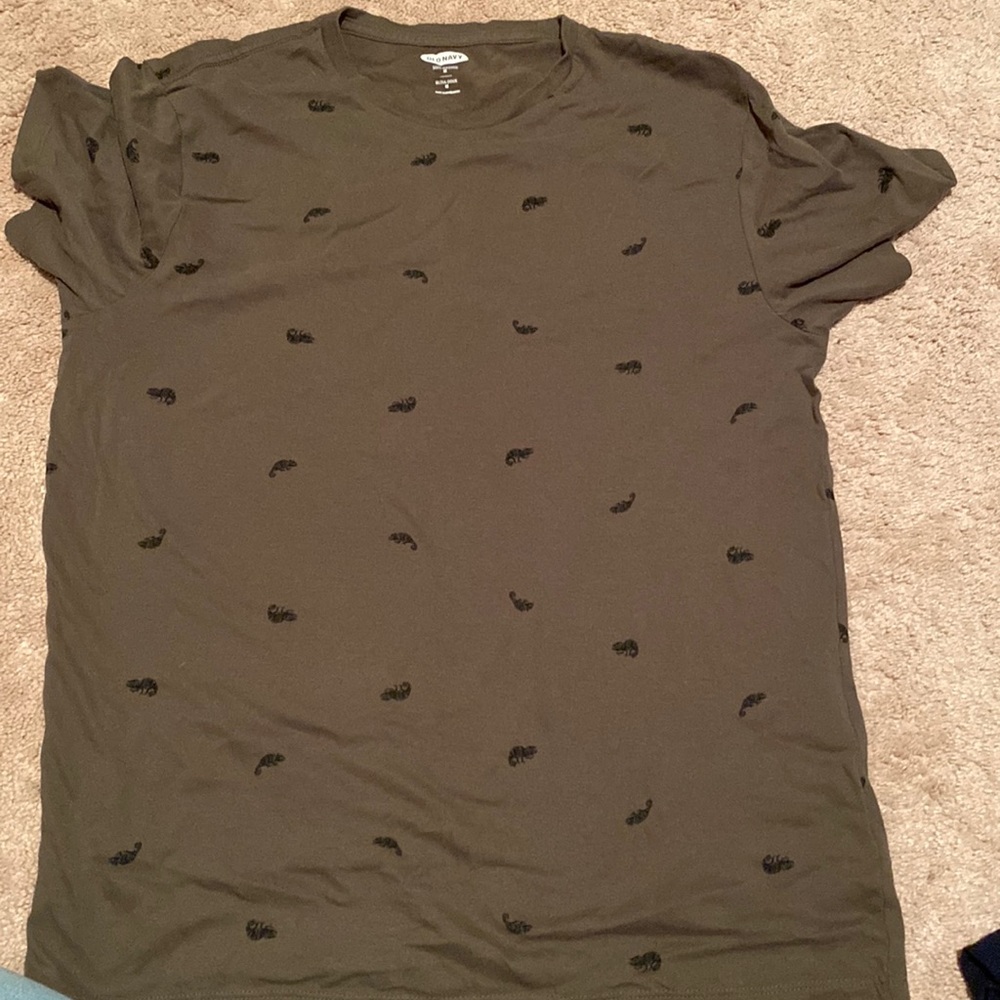 Mens old navy chameleon T-shirt